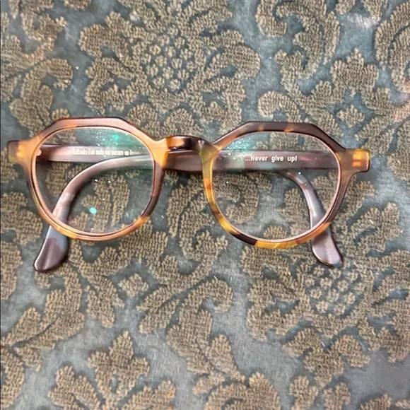 Never give up - Picture 1 of 2